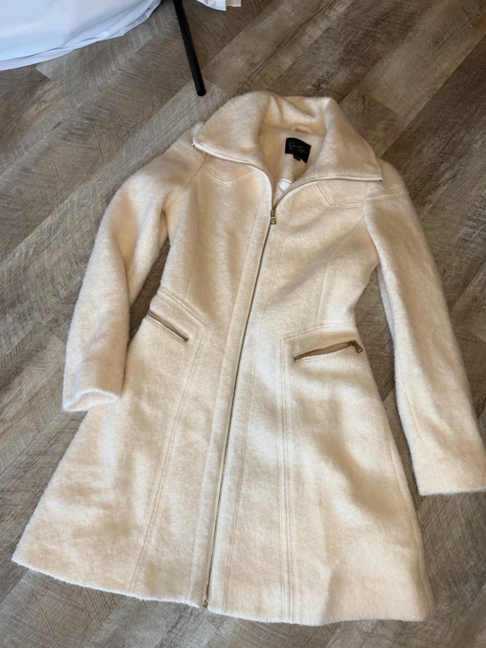 Wool-Blend Cream Zip Front Women's Coat, Tailored Stitching, Zip Pockets